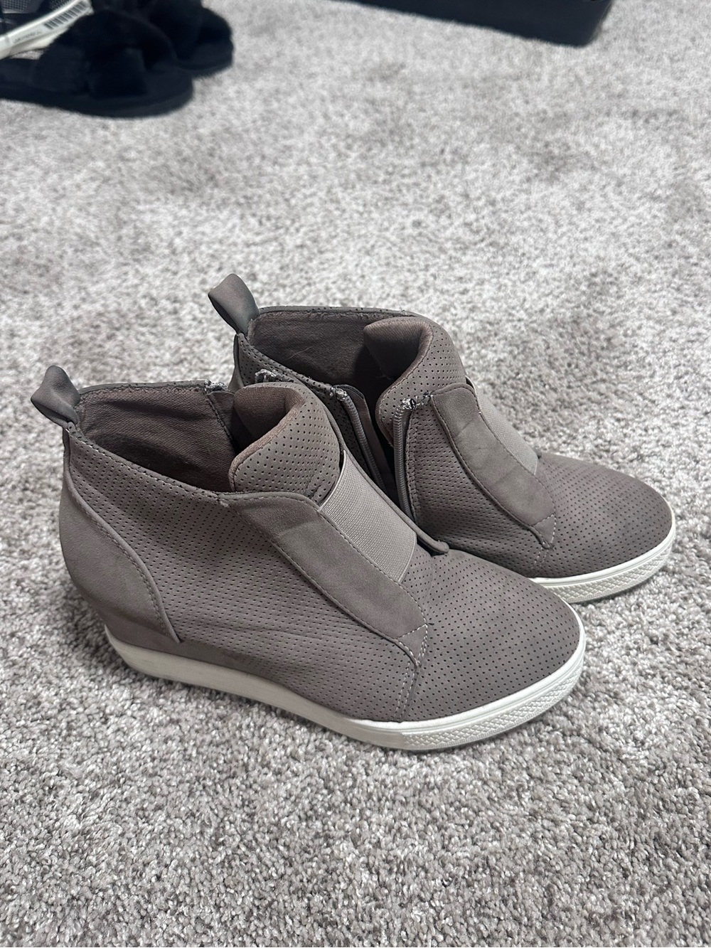 Women's Casual Wedge Sneaker - Taupe
